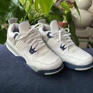 Jordan 4 Retro